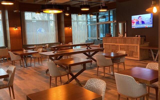 Discovery Hotel