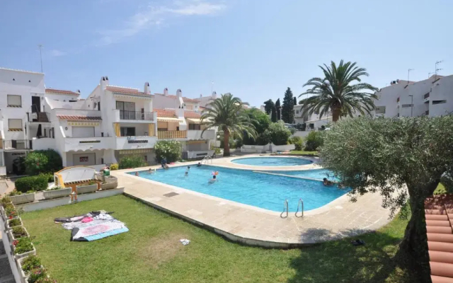 1205 JARDINS con PISCINA