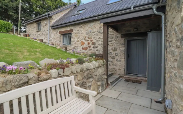 Ysgubor Tyddyn Isaf