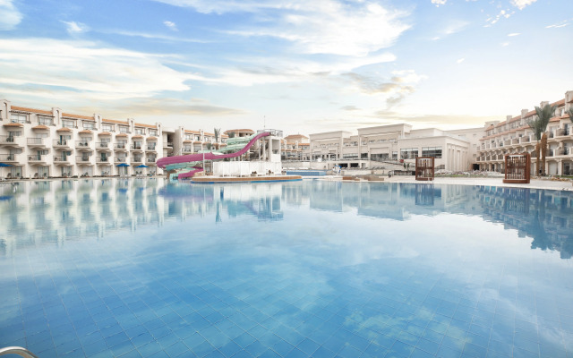The V Luxury Resort Sahl Hasheesh