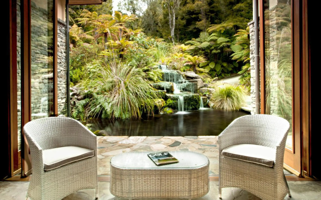Treetops Lodge & Estate