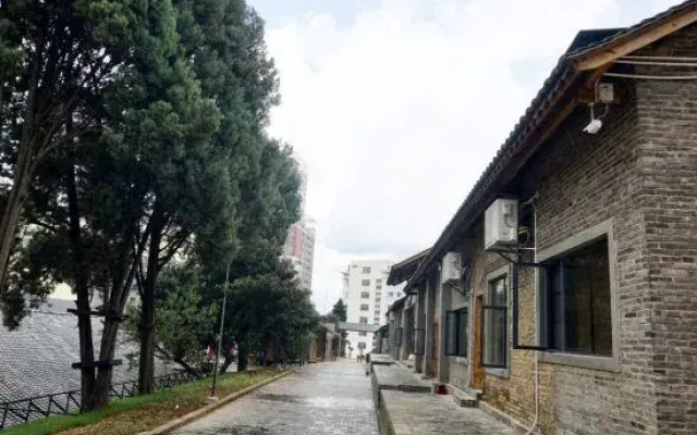 Yinyi Water Town Hostel