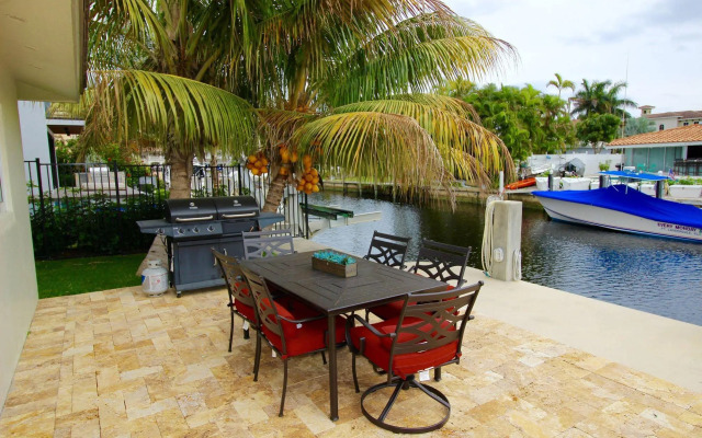 Palm Beach Canal Villas