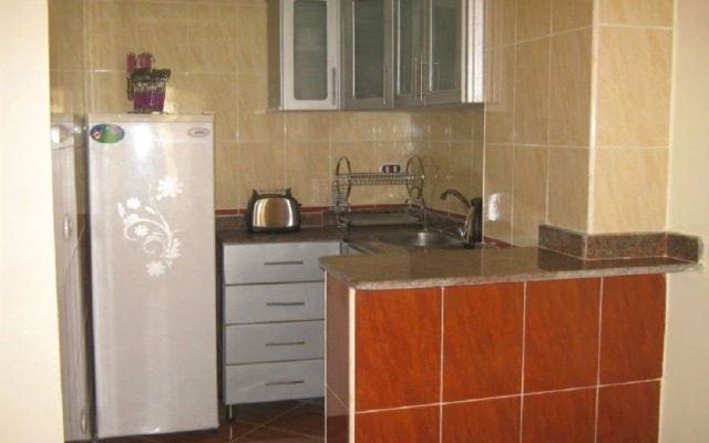 Green Garden Apartment