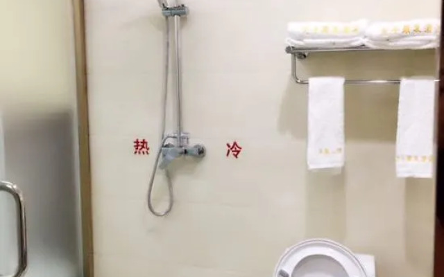 Daocheng Jingyang Hotel