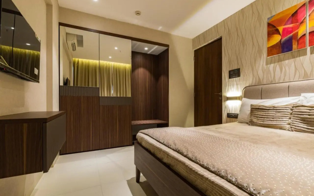 AR Suites Jewels Royale