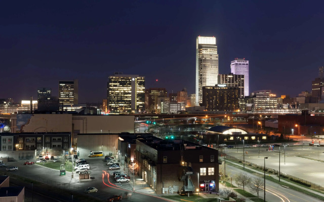 Hampton Inn & Suites Omaha-Downtown