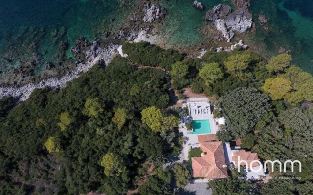 580m² homm Luxurious Seaside Residence in Syvota