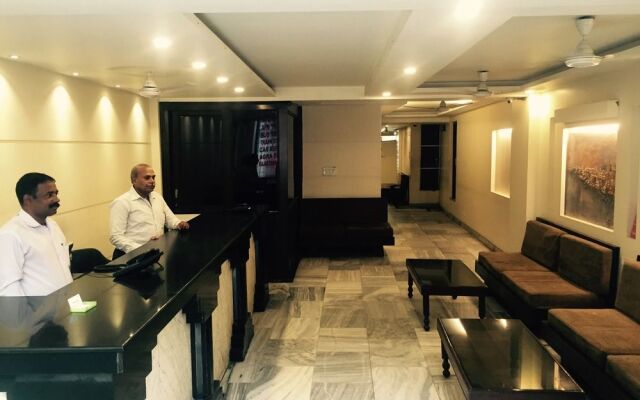 Vivek Hotel