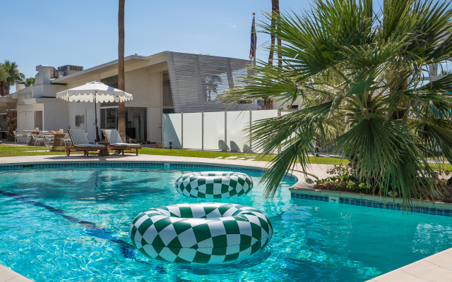 Monkey Tree Hotel 14