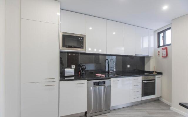 2BR Flat w/ AC & Great Views by LovelyStay