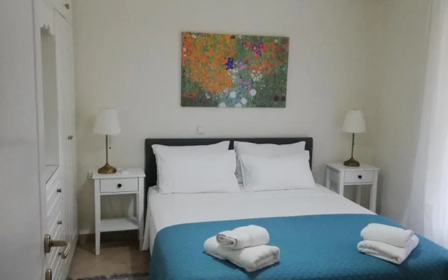 Sunny stay furnished apartment in Kanoni