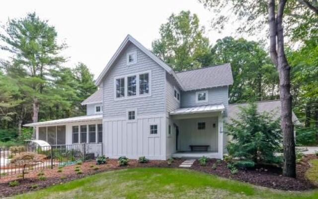 Lake Trail Treehouse