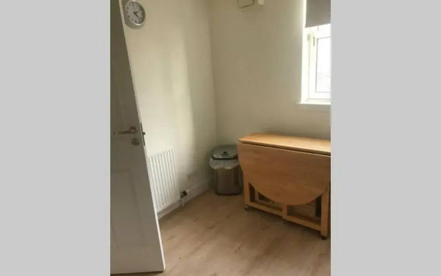 City Centre Executive 2 Bed Apartment with WiFi & Parking