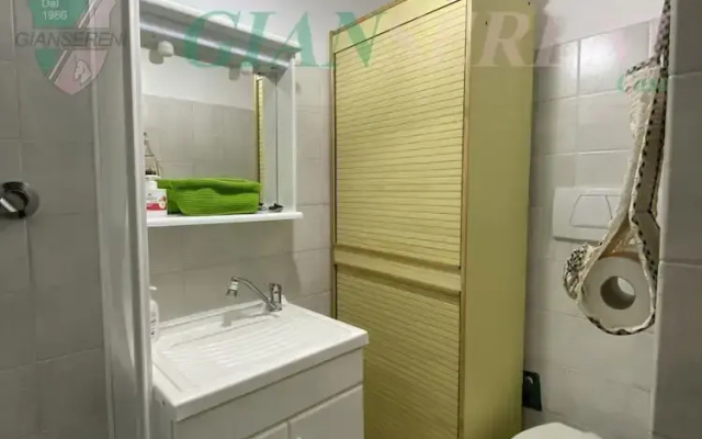 Villa Papini Seafront With 3 Apartments and Garden-rif Papi