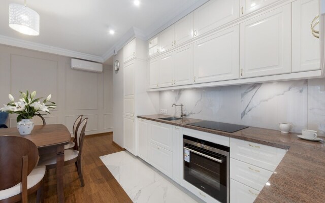 P And O Apartments Solec 15