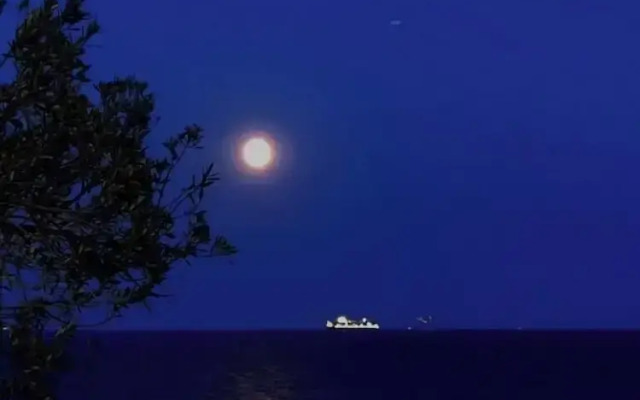 Kavos Bay Seafront Hotel