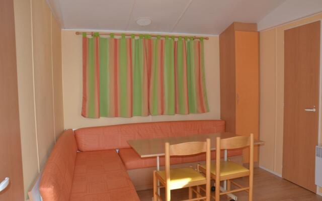 Camping Le Puits Rochais ****