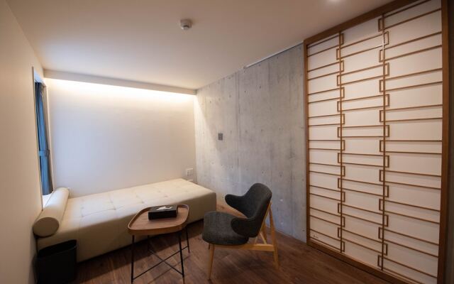 Spatium Ginza Pony
