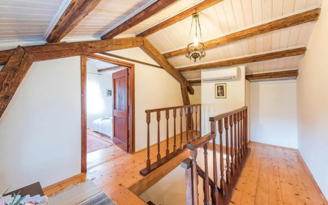 Beautiful Home in Markovac With Wifi and 5 Bedrooms