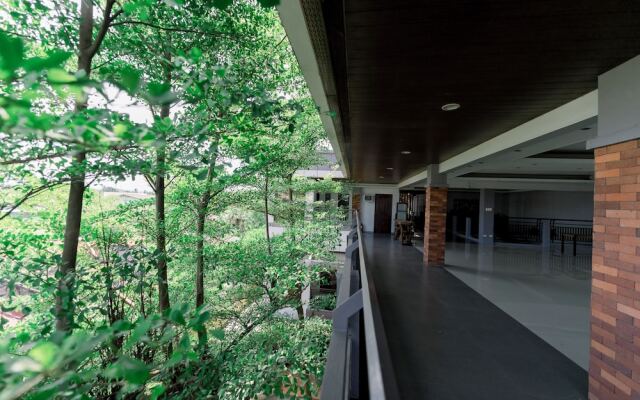 Madonna Hometel and Suites