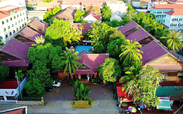 Neak Pean Hotel - Wooden House