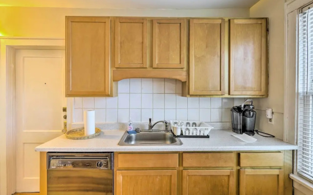 Charming Albany Retreat ~ 3 Mi to Downtown!
