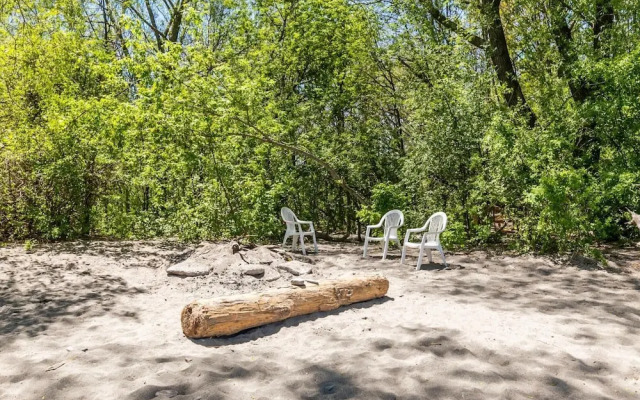 4BR 3BA Townhouse on Lake Ontario Free Parking Gym