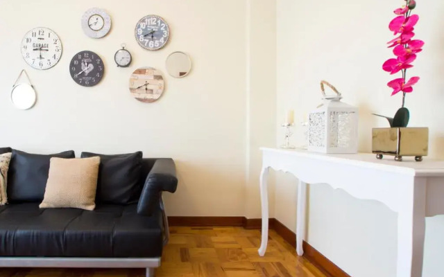 Sunny 4 Bedroom Apartment - with View