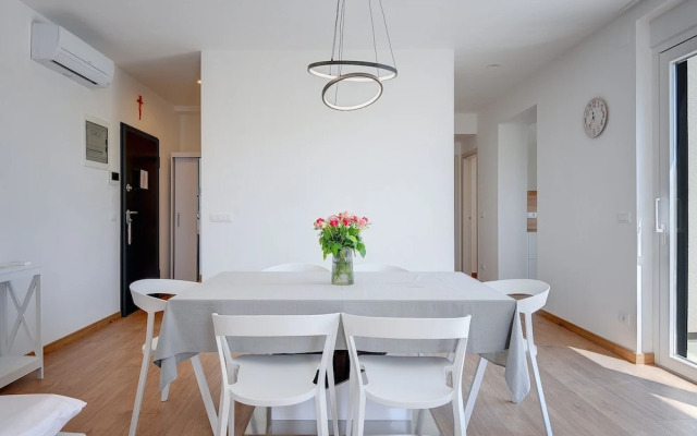Modern Apartment With Large Covered Terrace