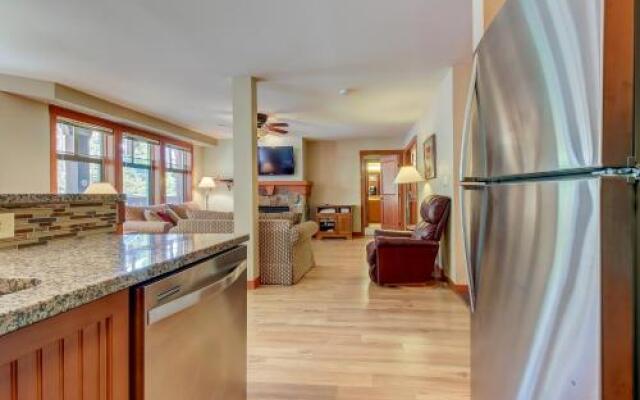 Eagle Springs East 207: Resting Moose Suite