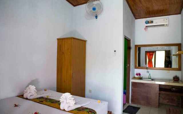 Van Santri Homestay Pemuteran