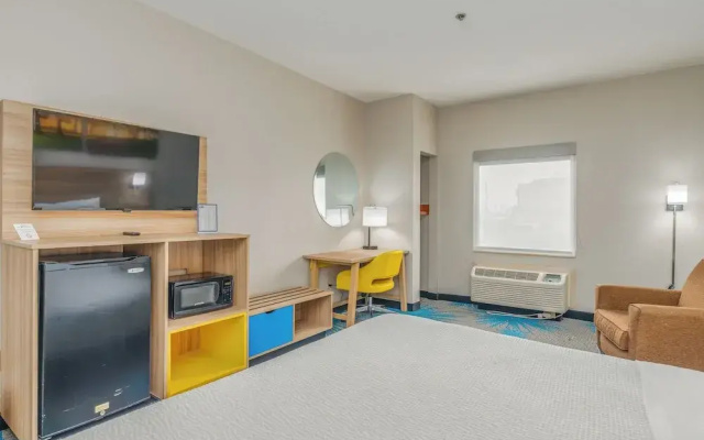 Days Inn & Suites Prattville-Montgomery