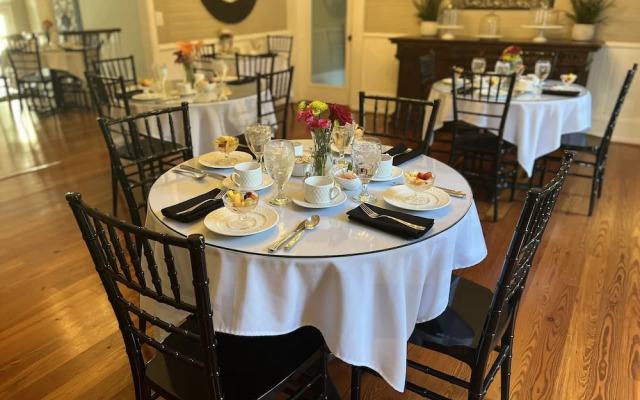 Liberty Hall Inn & Brandini's