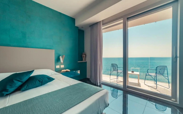 Nautilus Hotel
