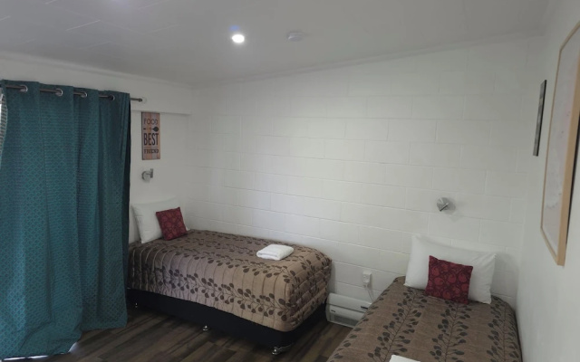Golden Aura Suites — 2-star hotel in Stratford