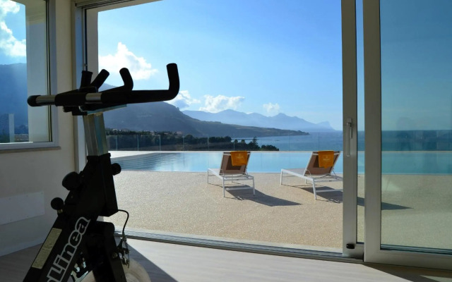 La Blanca Resort & Spa