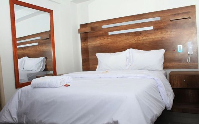 Golden vox hotel suite