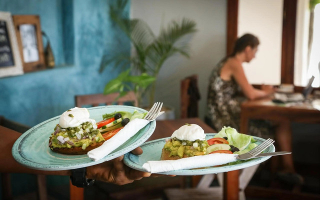 Mr Kahawa Waterfront Suites