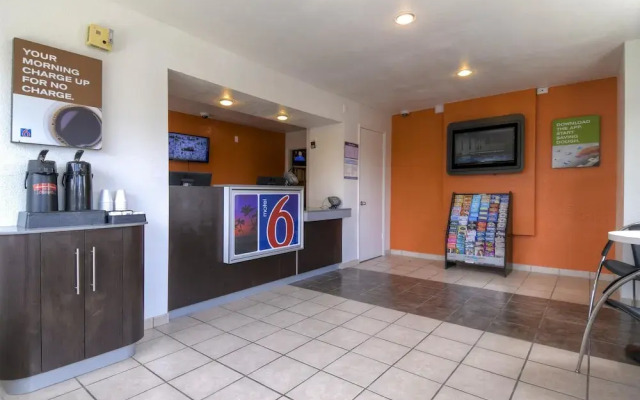 Motel 6 Los Angeles - Baldwin Park