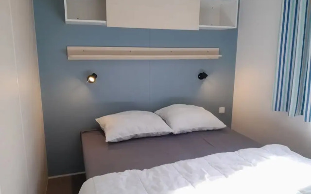 Well-kept Chalet With Microwave, Antwerp 39 km