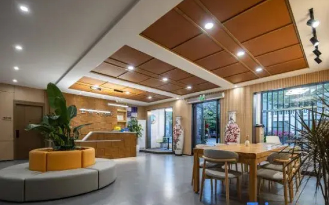 Sanya Yuxi Hotel