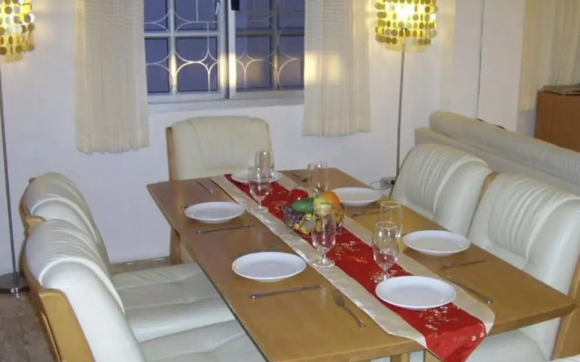 4 Bedroom Villa Private Pool Central Pattaya 15 min Away