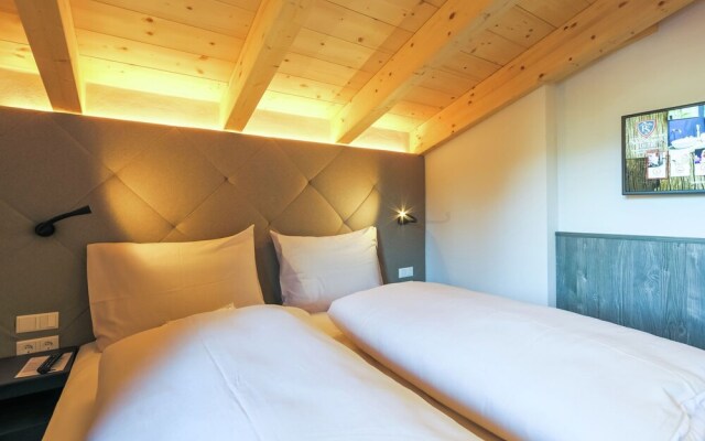 Lush Apartment in Kaprun With Sauna, Hot Tub & Views