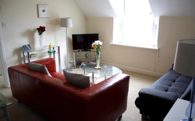 Walkers Court By Treetop Property