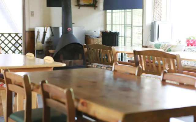 Hill Side Inn Center Club