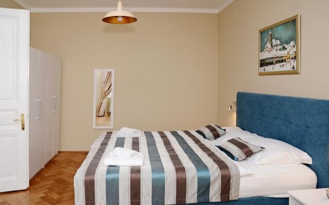 Apartments & Rooms Flowers