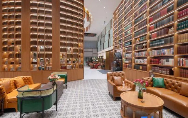James Joyce Coffetel Hotel (Zhaoqing Qixingyan East Gate Square)
