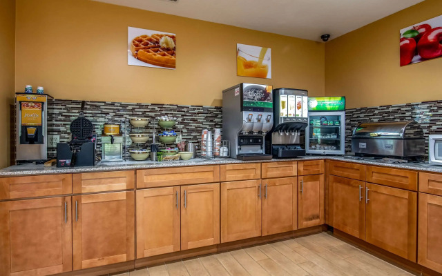 Quality Inn Tully I-81