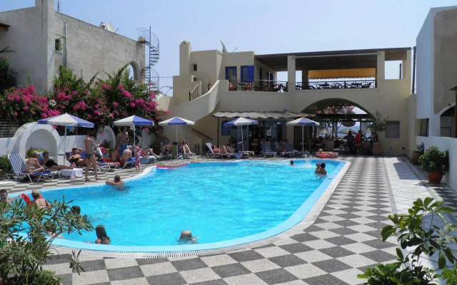 Levante Beach Hotel